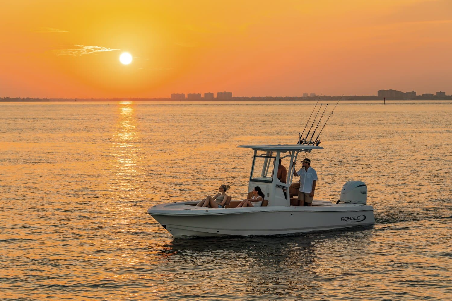 2026 Robalo 246 Cayman