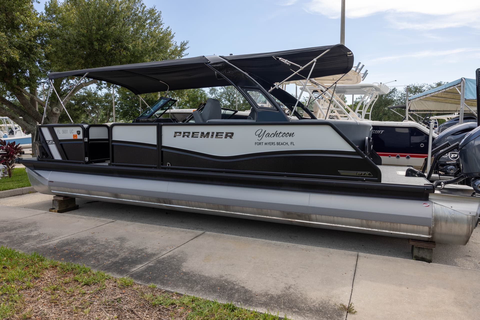 2026 Premier 270 Intrigue Super Sport