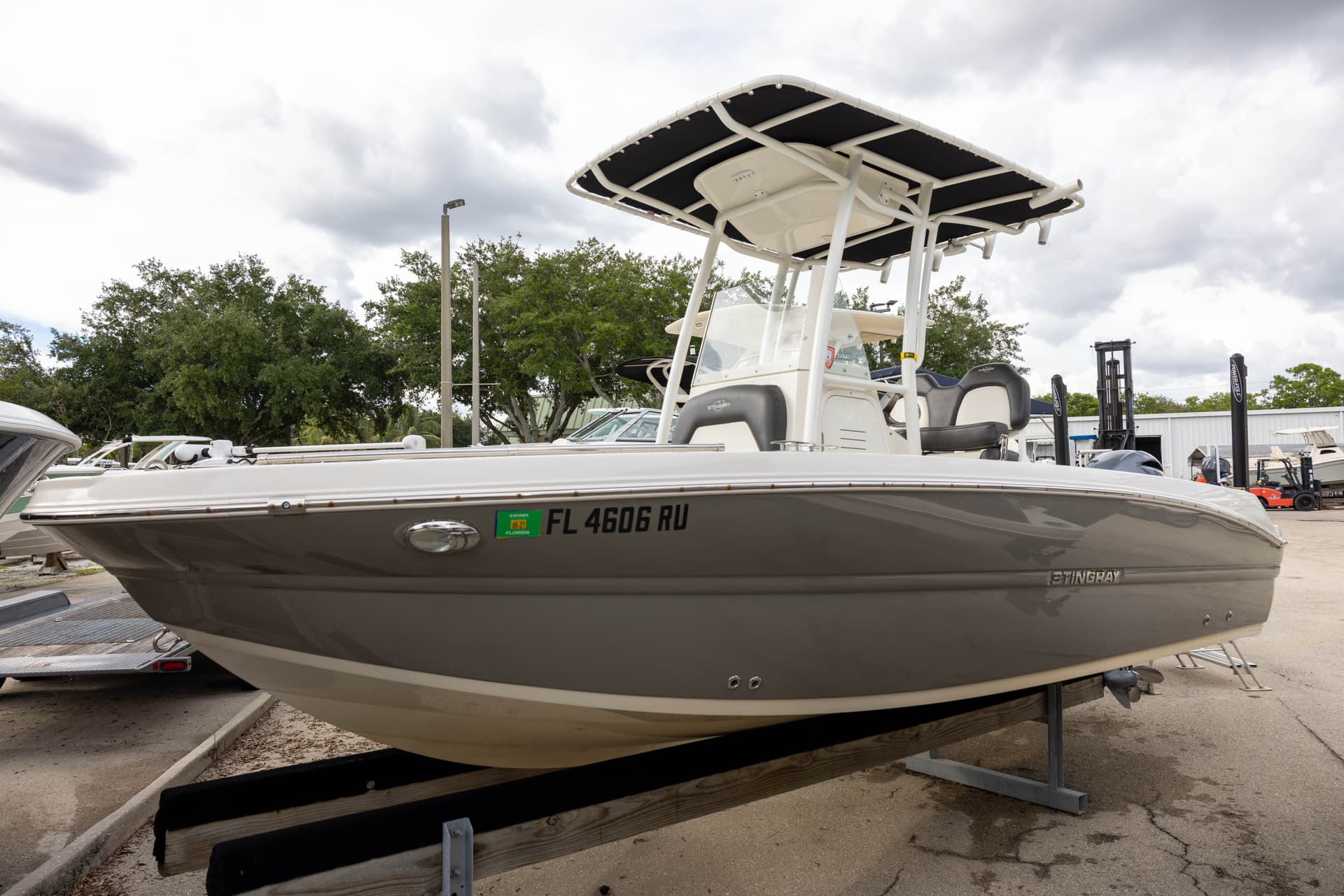 2019 Stingray Boats 216CC