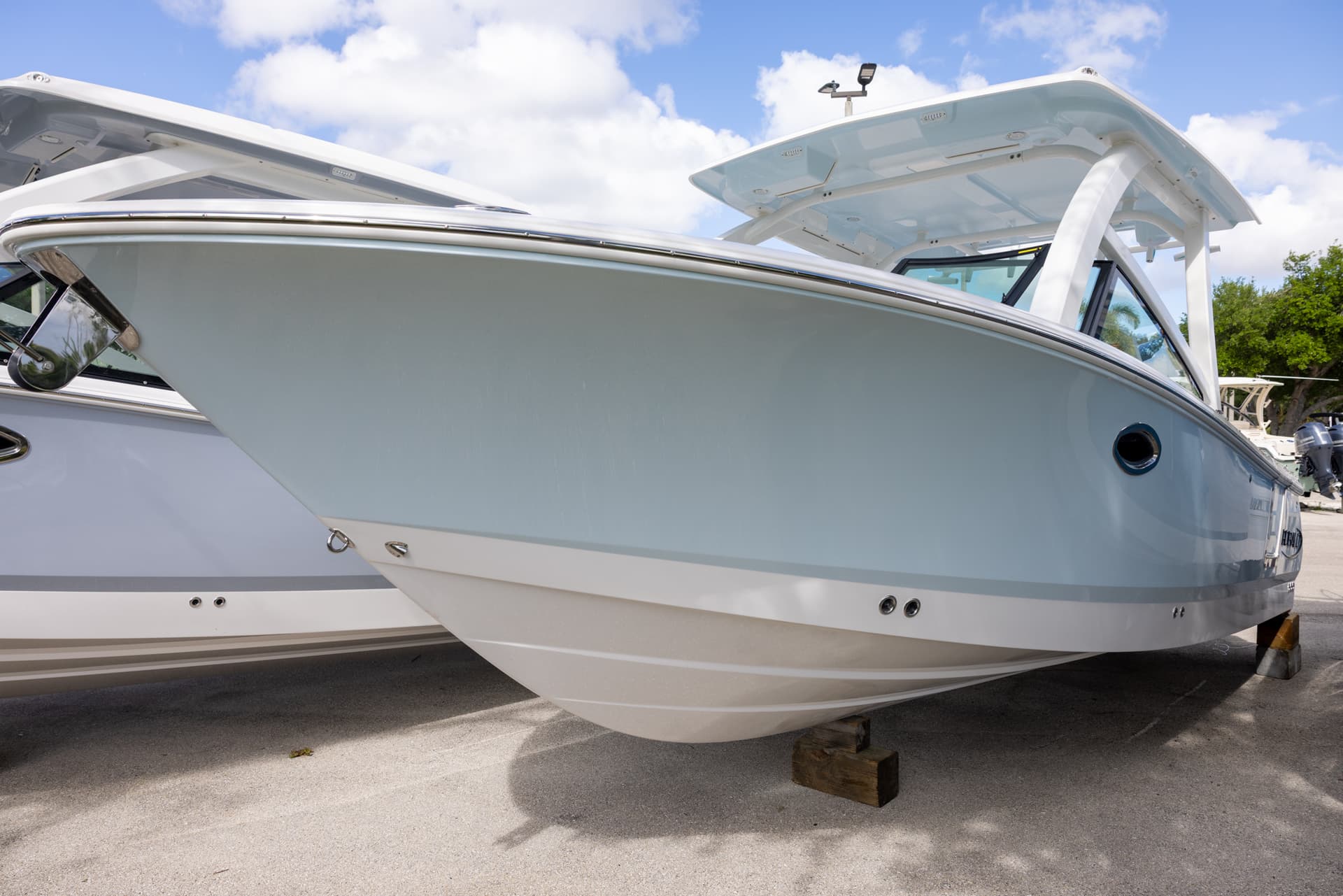 2026 Robalo R257