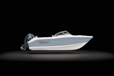 2027 Robalo R207