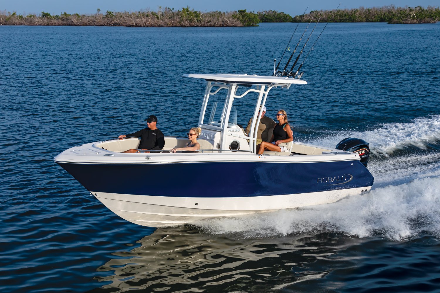 Robalo R230 with signature dark-blue hull underway