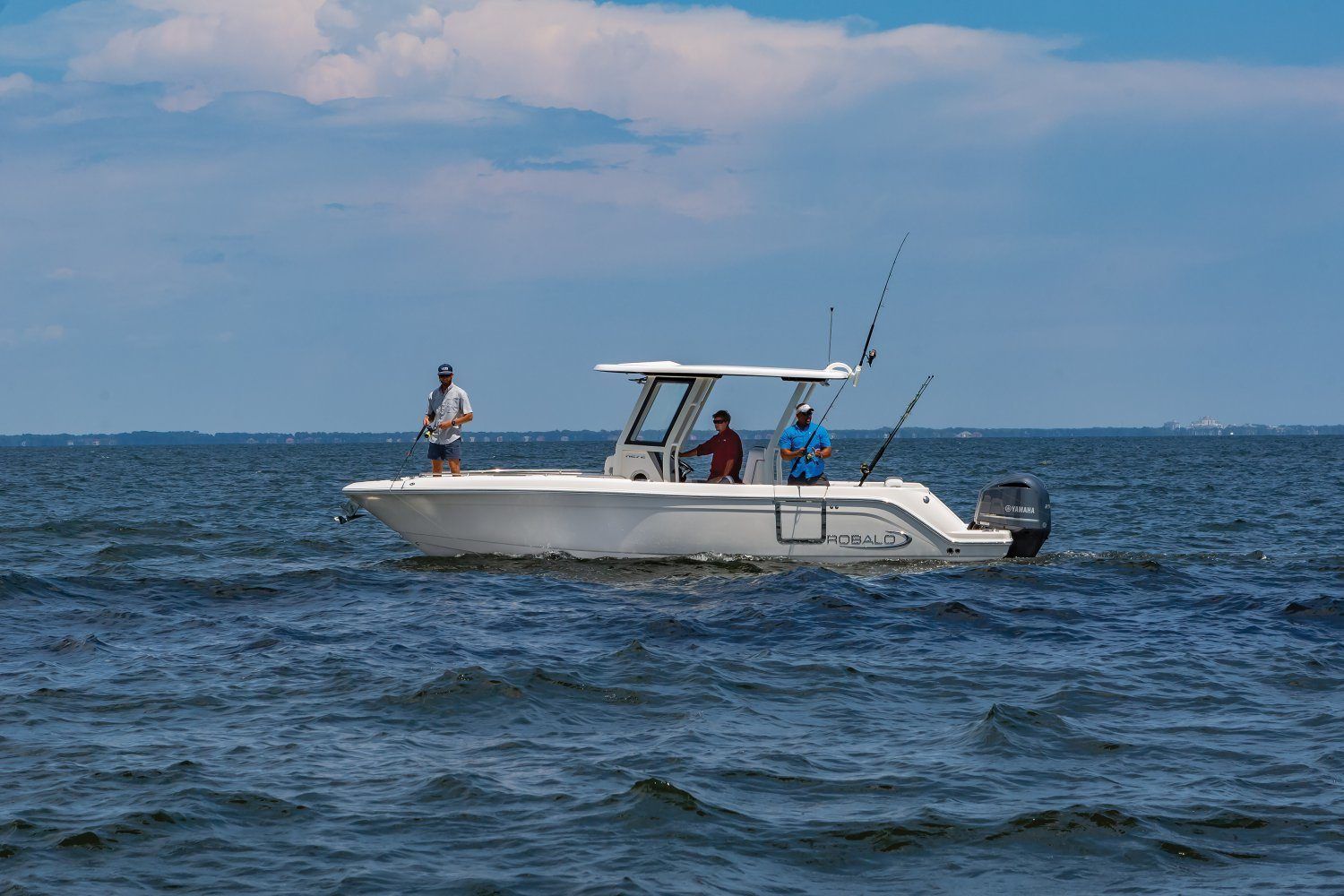 Photo of the articleWhy Buy a Robalo from Fish Tale Boats